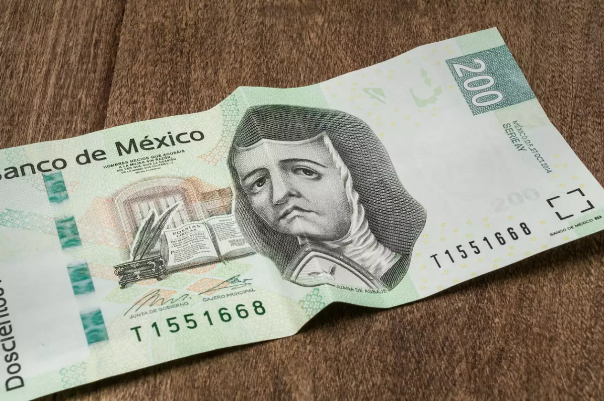 billete de 200 pesos deteriorado