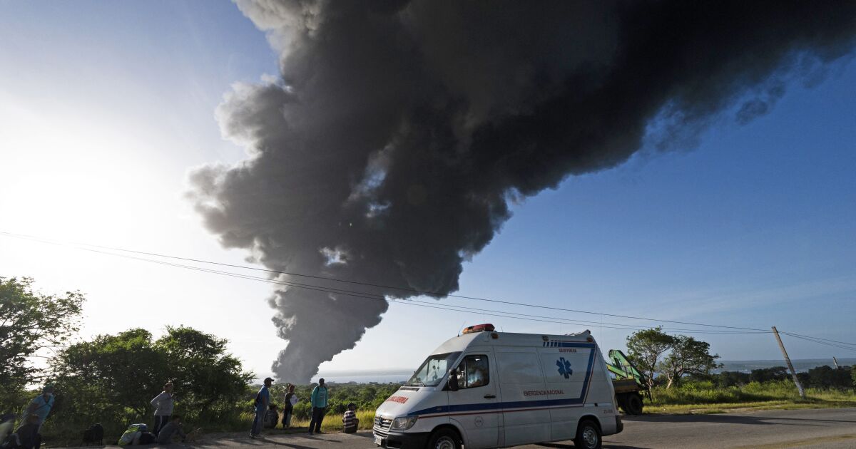 Fire in fuel depot in Cuba leaves 49 injured Fire in fuel depot in Cuba leaves 49 injured