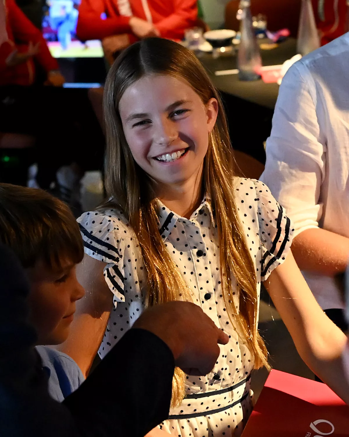 El príncipe William y Kate Middleton en una salida familiar con sus hijos George, Charlotte y Louis en los Juegos de la Commonwealth en Glasgow