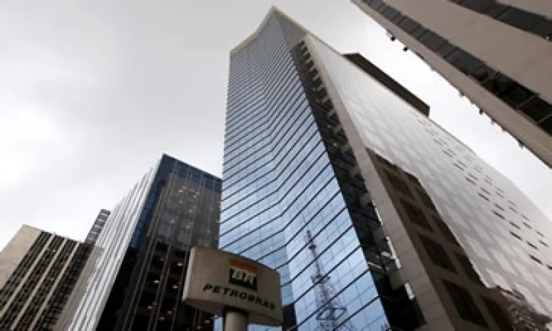 Los fiscales han acusado a exejecutivos de Petrobras y a dos decenas de firmas de ingeniería de inflar el valor de los contratos. (Foto: Reuters )