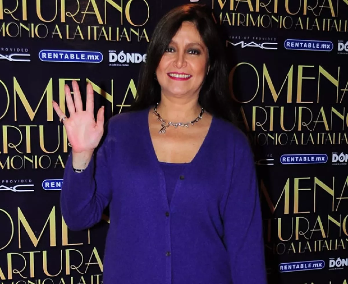 La cantante mexicana está recuperándose tras haber sido diagnosticada con un tumor en el seno.