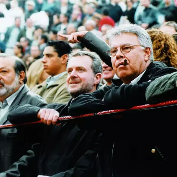 Disfrutando de una tarde de toros junto a Santiago Creel y Felipe González.