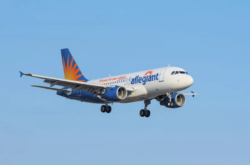 Allegiant Viva Aerobus