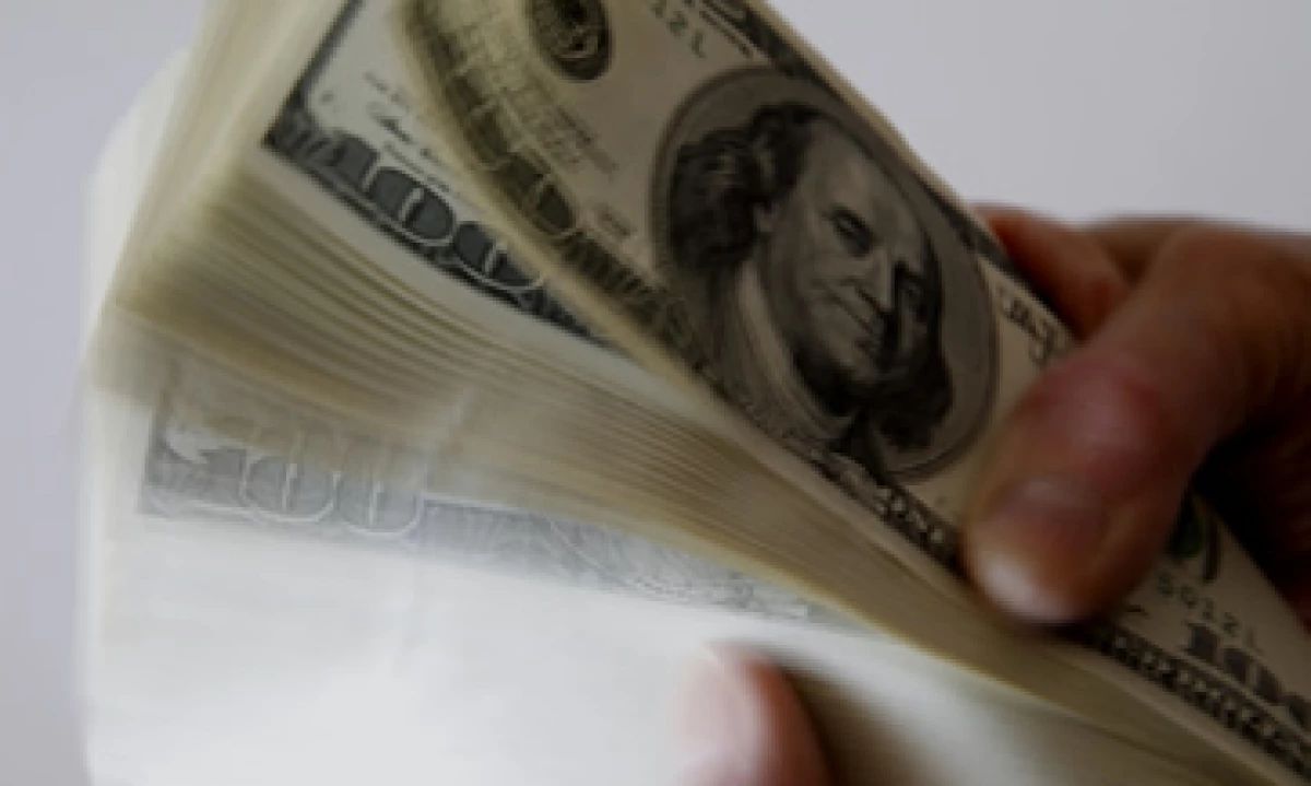 Banco Base estima que el tipo de cambio podría fluctuar entre 12.79 y 12.89 pesos por dólar. (Foto: Getty Images)