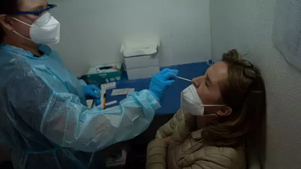 Capitalinos acuden a realizarse pruebas de Covid en distintos puntos de la ciudad