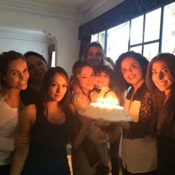 Sherlyn y sus amigas en plena celebración