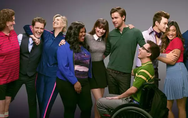Glee consiguió gran éxito como la primer serie musical, que después de 6 temporadas fue cancelada.