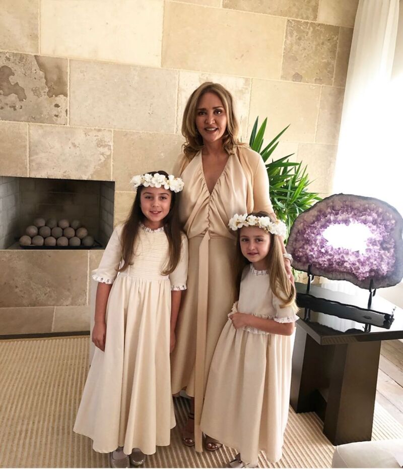 Las Hijas De Jorge Vergara Y Angelica Fuentes Celebran Su Primera Comunion