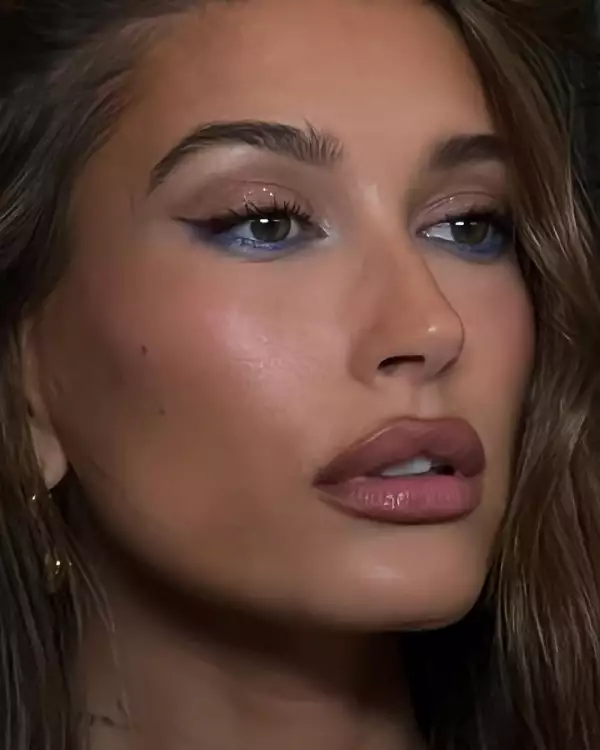 hailey-bieber.jpeg