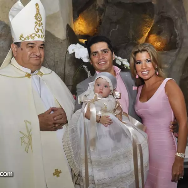 Carlos Gárfias,Fernanda Reyes Ochoa,Ricardo Reyes,Fernanda Ochoa