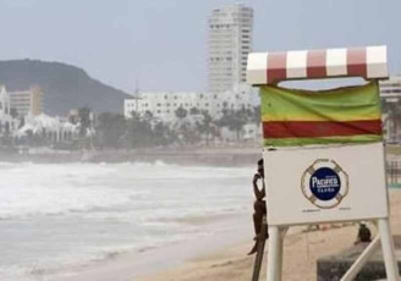 El SMN especificó que el huracán provocará inundaciones en partes bajas, así como deslaves en zonas de montaña, afectaciones a la navegación por lluvias y oleaje elevado (Foto: Reuters)