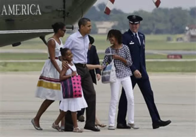 La familia Obama disfrutará de sus primeras vacaciones desde su llegada a la Casa Blanca. (Foto: AP)