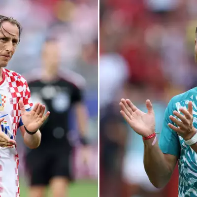 cristiano ronaldo vd luka modric .png