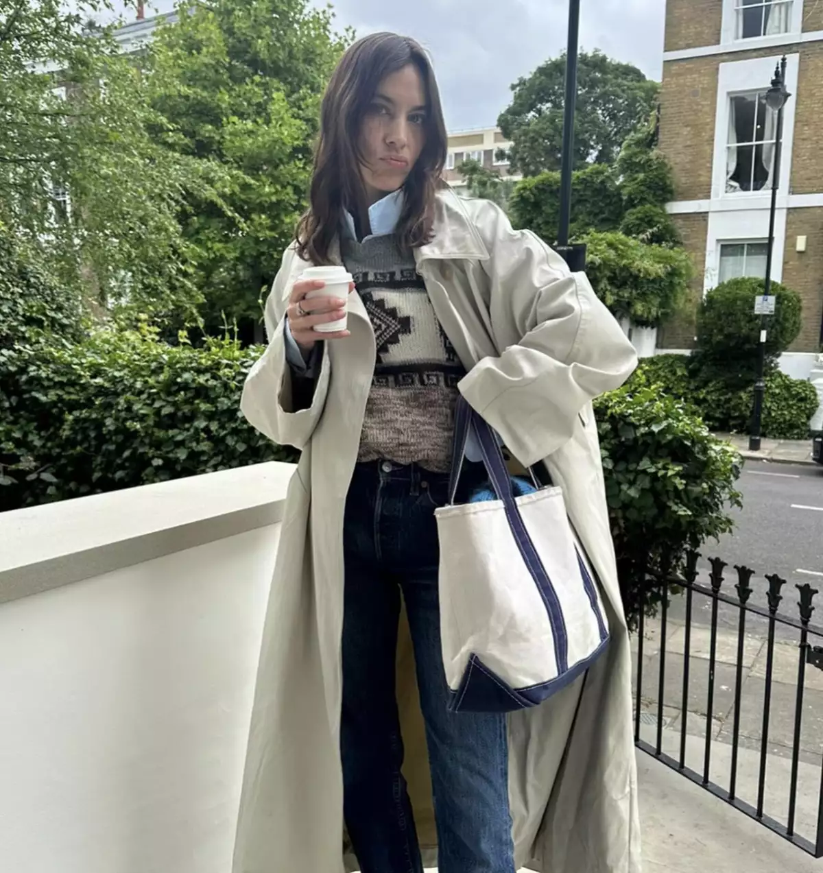 foto 5 alexa chung trench.png