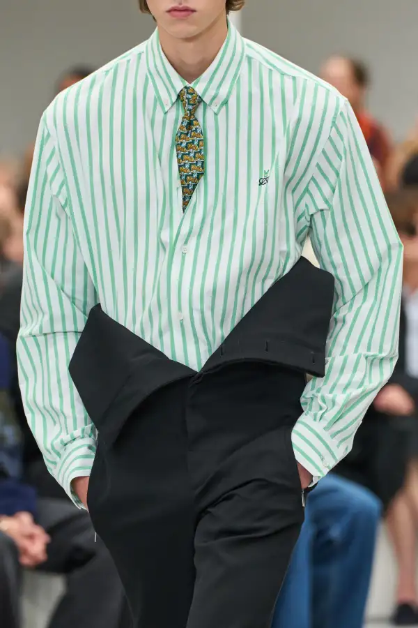 Loewe clp S27 057.jpg