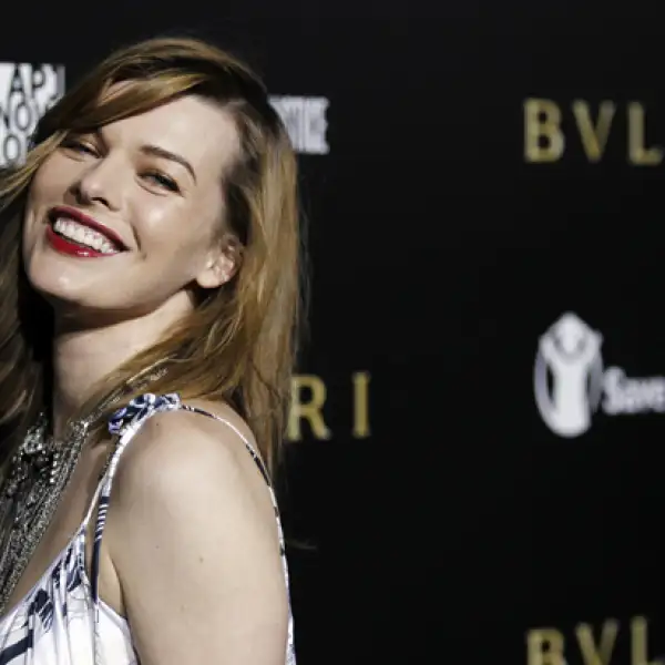 Milla presentó en el 2010 Resident evil 4: La resurrección. En 2011 la veremos en The Three Musketeers.