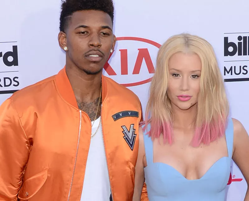 El cumpleaños número 30 del jugador de la NBA Nick Young fue la ocasión ideal para pedirle matrimonio a Iggy, con quien tiene una relación desde hace un año y medio.