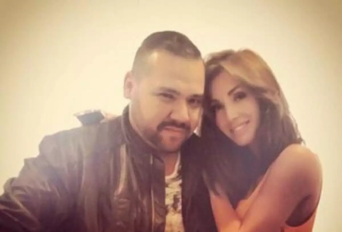 El diseñador mexicano aseguró que el vestido de novia de la cantante será una pieza única, muy artesanal, en la que se ha buscado plasmar la belleza de la entidad chiapaneca.