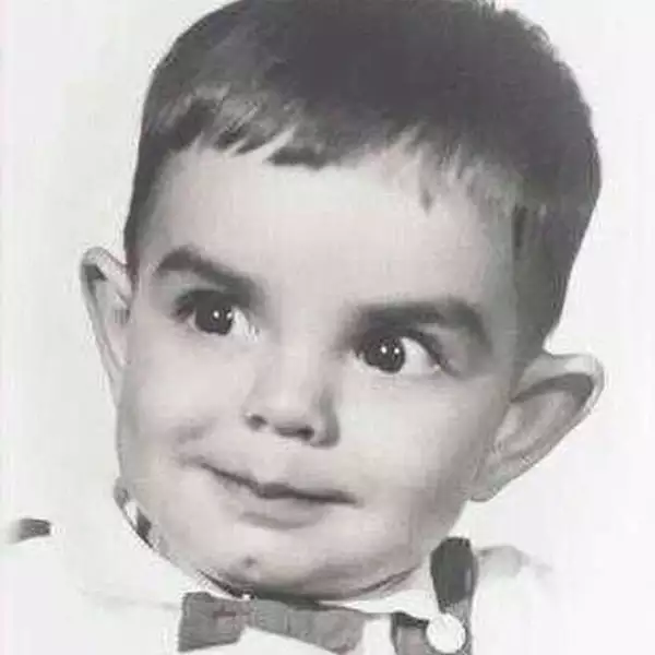 Eugenio Derbez tiene esa mirada pícara desde bebé.