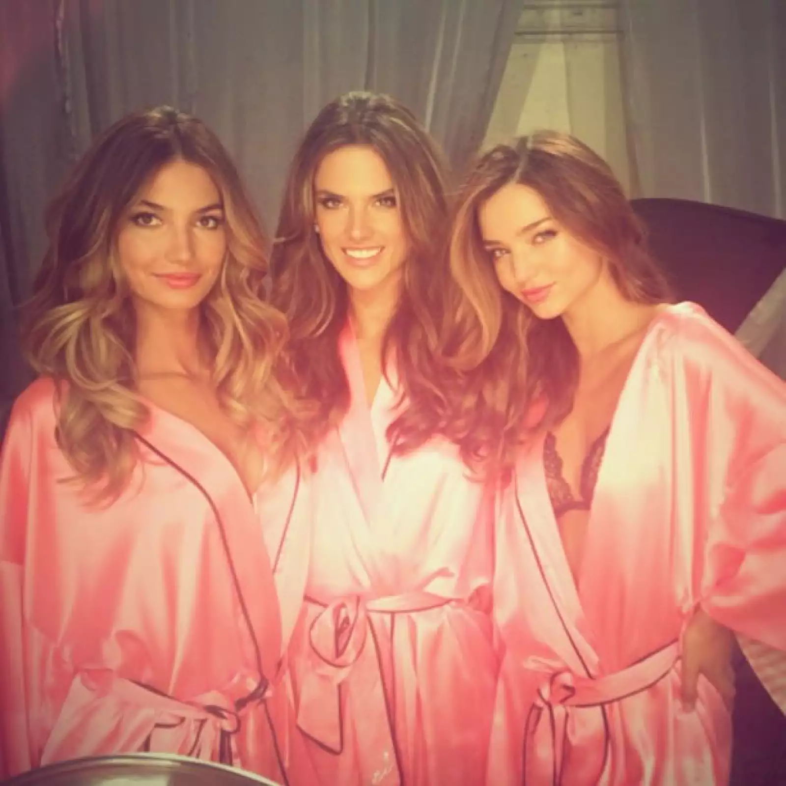 Alessandra Ambrosio compartió esta foto donde sale con Miranda Kerr y Lily Aldridge.