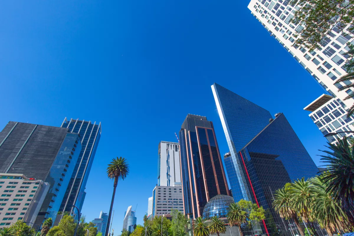 Centro financiero mexicano ubicado en avenida Reforma, Ciudad de México. 