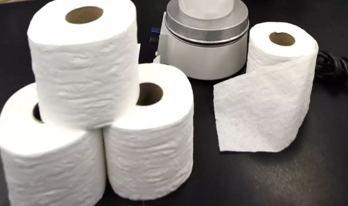 Kimberly-Clark México, que fabrica papel higiénico y otros productos de consumo personal, dijo que tuvo aumentos de ventas en todos sus negocios.