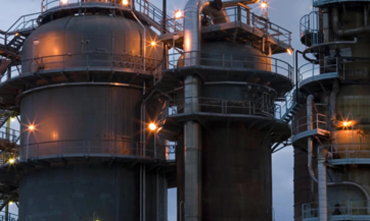 La empresa español no precisó en qué refinería se instalará la planta. (Foto: Getty Images)