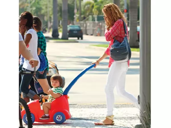 Sharon de 31 años se casó con Emilio en 2004.