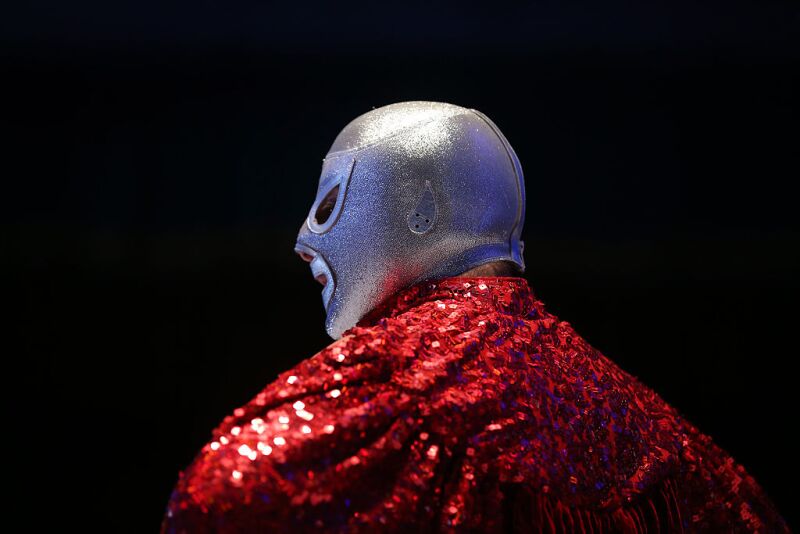 El Santo La Serie