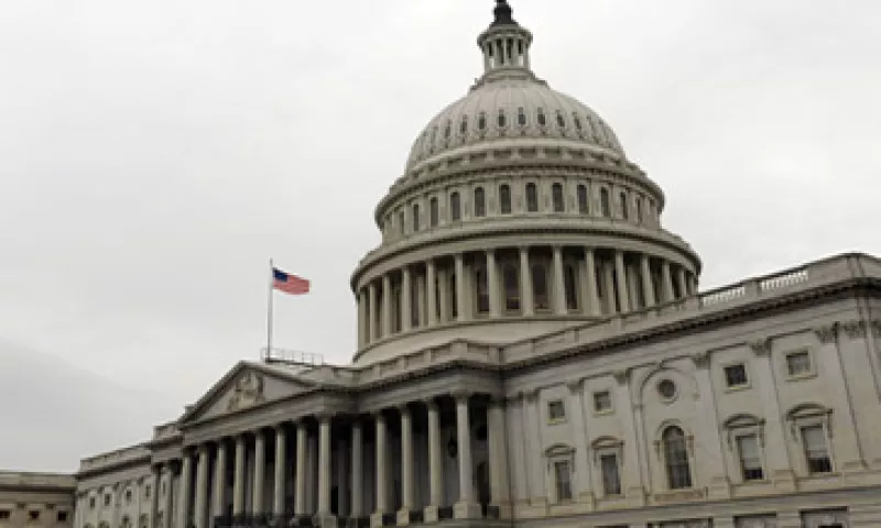 El proyecto que avaló la Cámara Baja permitiría al Tesoro de Estados Unidos pedir prestado más fondos para pagar los intereses que generen los bonos del Gobierno.  (Foto: AP)