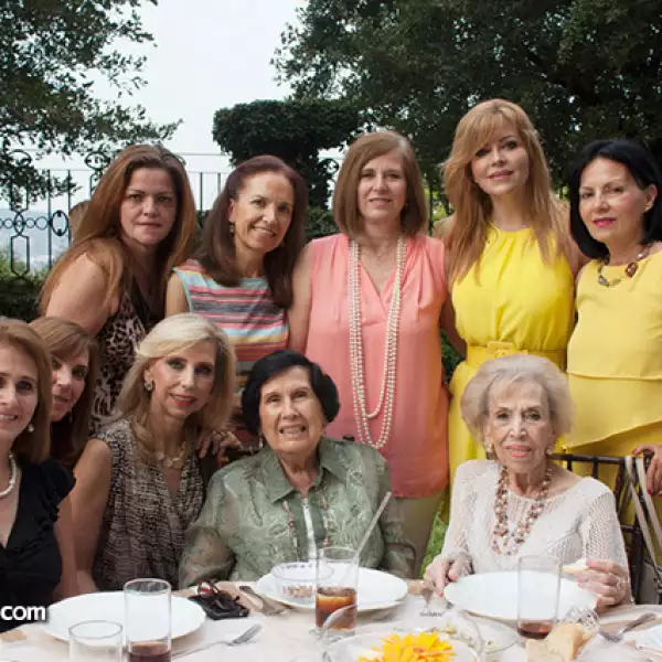 Cata Ibarra junto a sus invitadas
