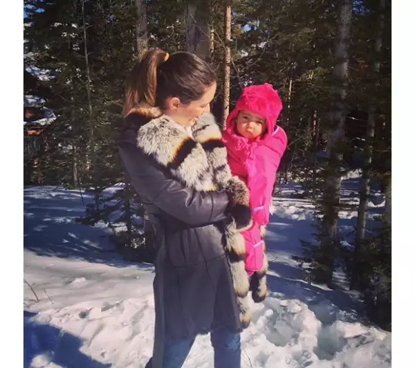 Jacky y su hija disfrutan de unas vacaciones invernales las pistas de esquí de Telluride en Colorado.