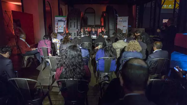 Invitados y ejecutivos