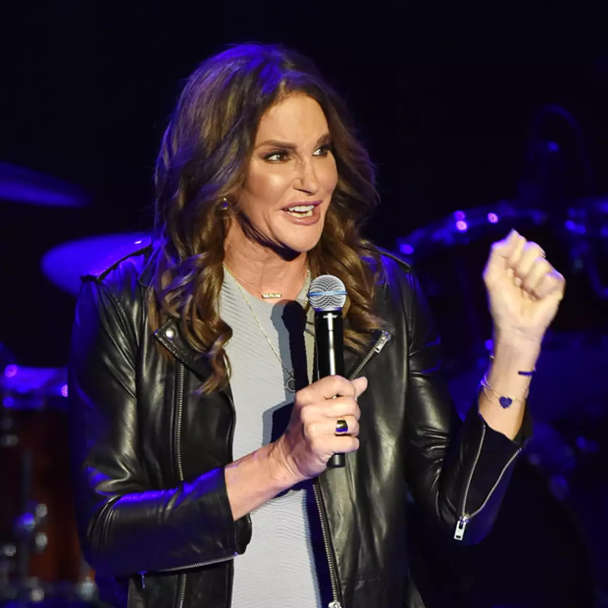 Caitlyn busca iniciar el proceso para que la reconozcan como mujer ante la ley y sus credenciales la dejen de acreditar como Bruce.