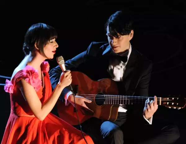 Karen O interpreta Moon Song de la cinta Her.