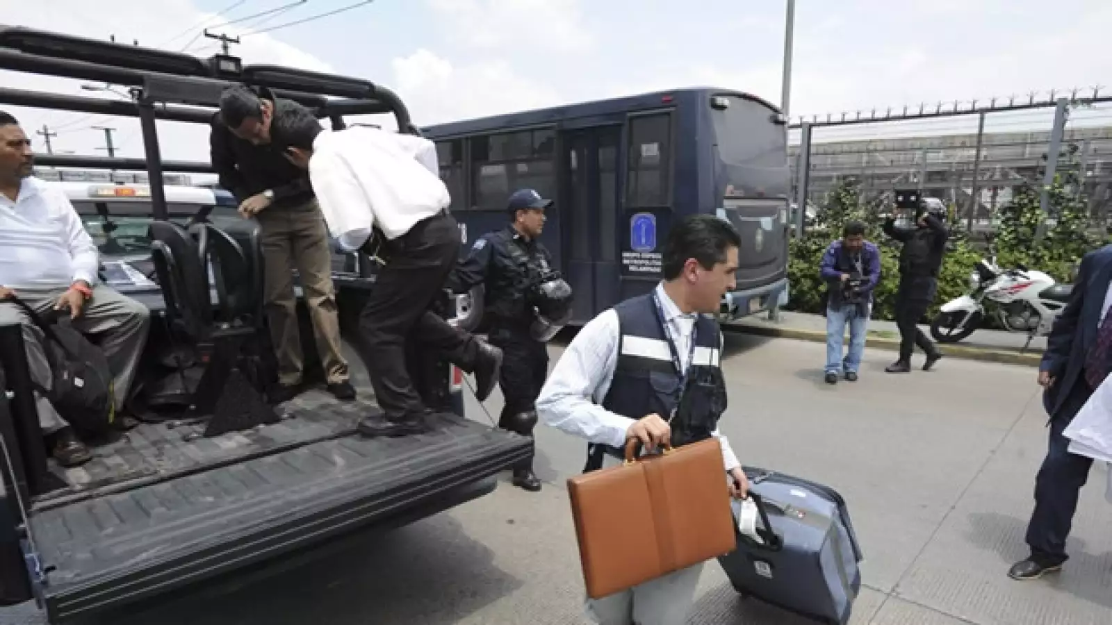 bloqueo maestros aeropuerto 5