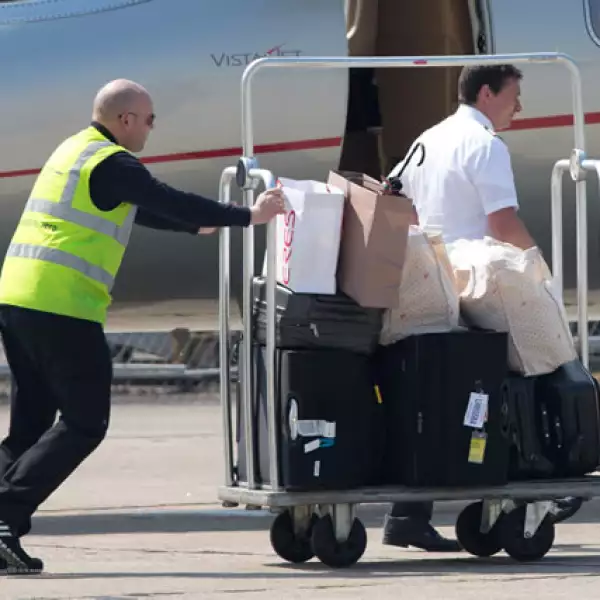 El equipaje del clan demostró que tambien hicieron un poco de shopping en la ciudad del amor.