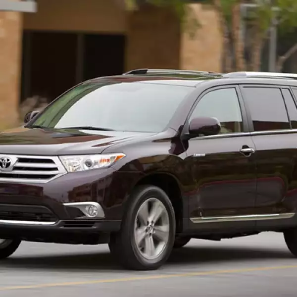 La venta del modelo Highlander de Toyota comenzó en junio del 2007, justo con la llegada de la segunda generación a México. Desde entonces, la camioneta no había presentado ningún cambio en sus especificaciones.