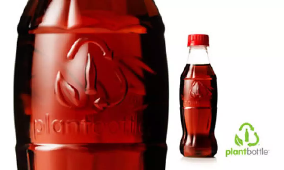 Coca-Cola ha distribuido la botella hecha con materiales orgánicos en más de 40 países. (Foto: Tomada de coca-colacompany.com )