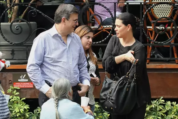 La pareja fue captada en abril de este año mientras salían de comer en un restaurante de la ciudad de México junto a la hija de Marcelo, Anne Nicole.