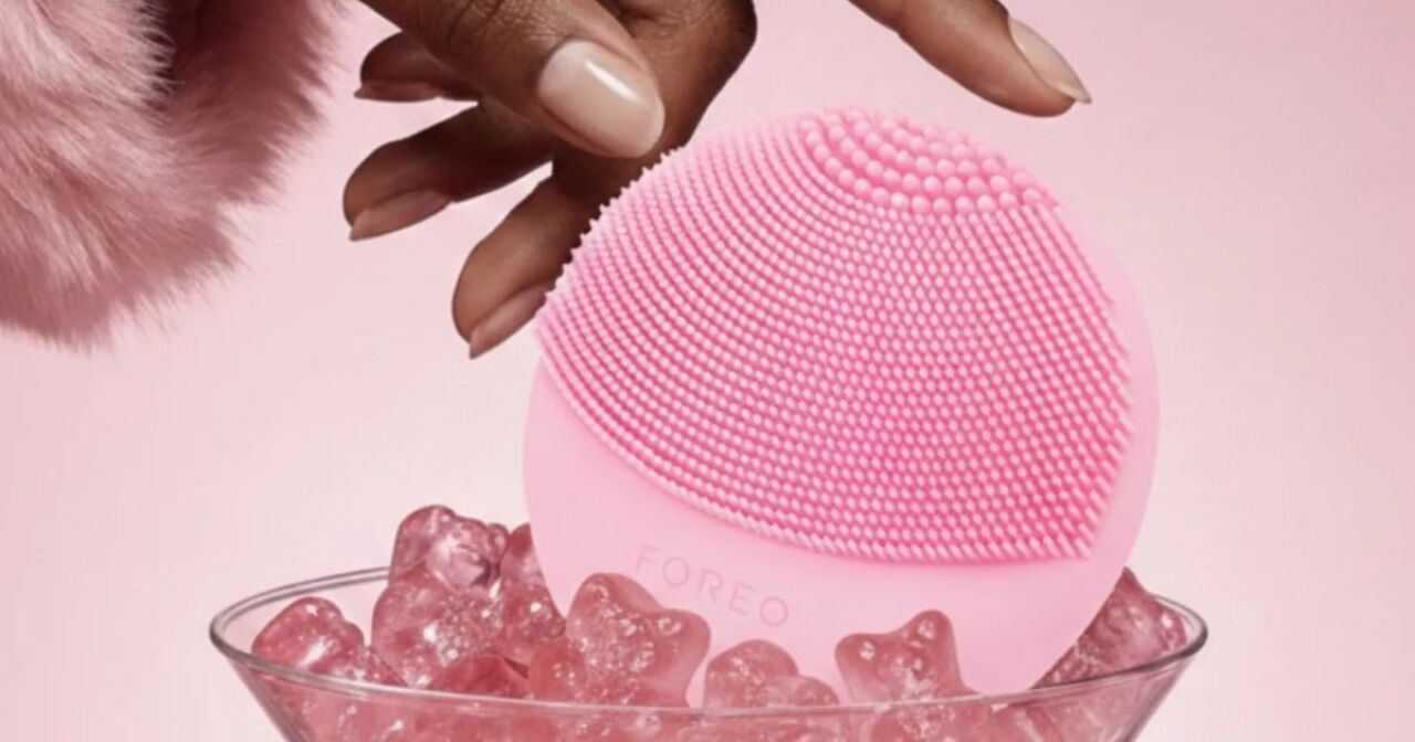 Foreo celebra su aniversario número 13 llevando el skincare a otro nivel