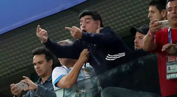 Festejo de Maradona