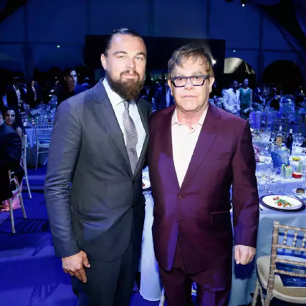 Otras `experiencias´ subastadas fueron un concierto privado de Elton John y un partido cara a cara con Roger Federer.