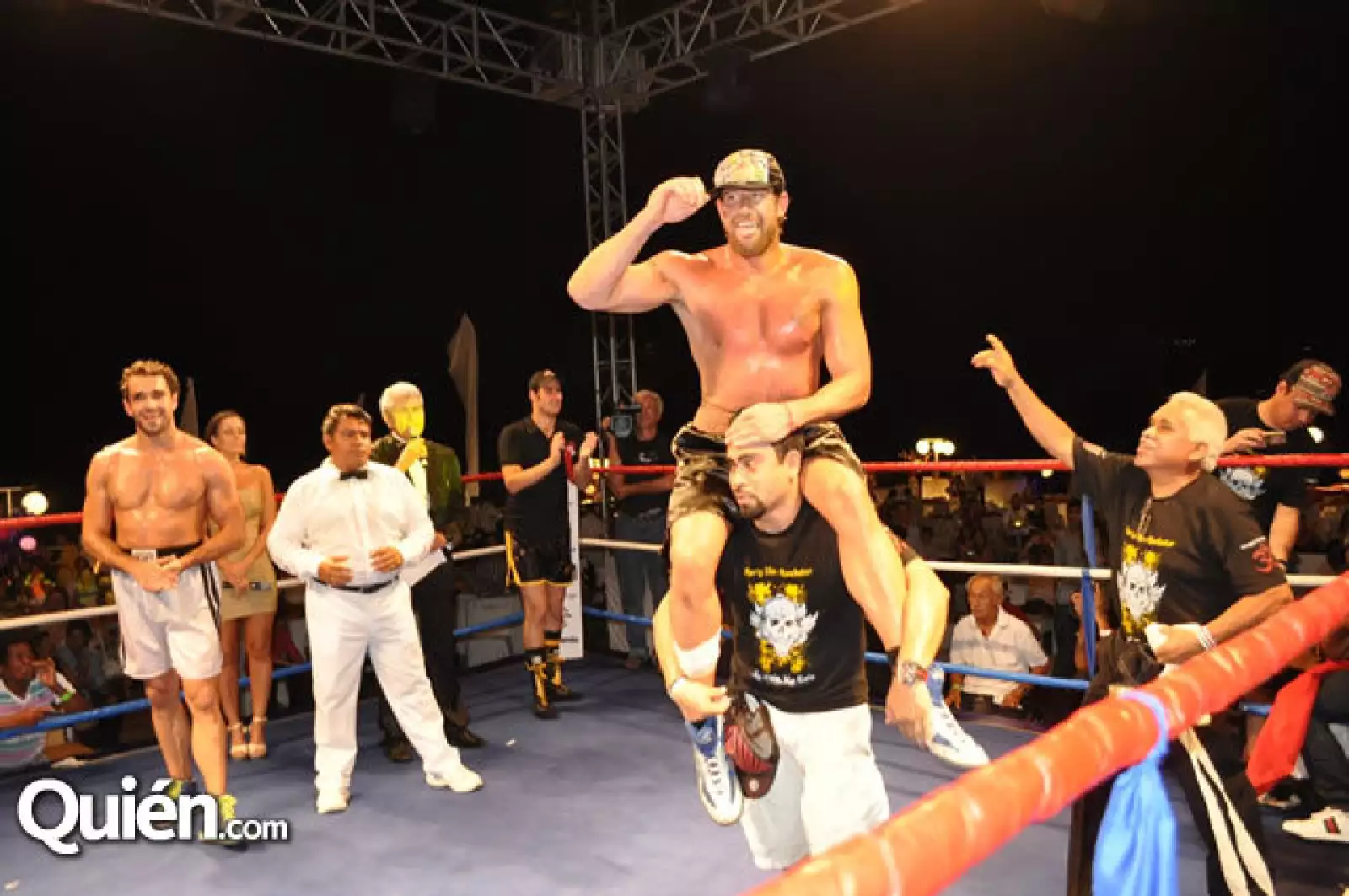 Pelea de box entre Gabriel Soto vs Marcus Ornellas y Miguel Torruco vs Antonio de la Vega