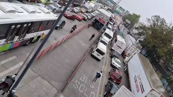 Accidente en la autopista México-Querétaro provoca caos vial por tercer día 