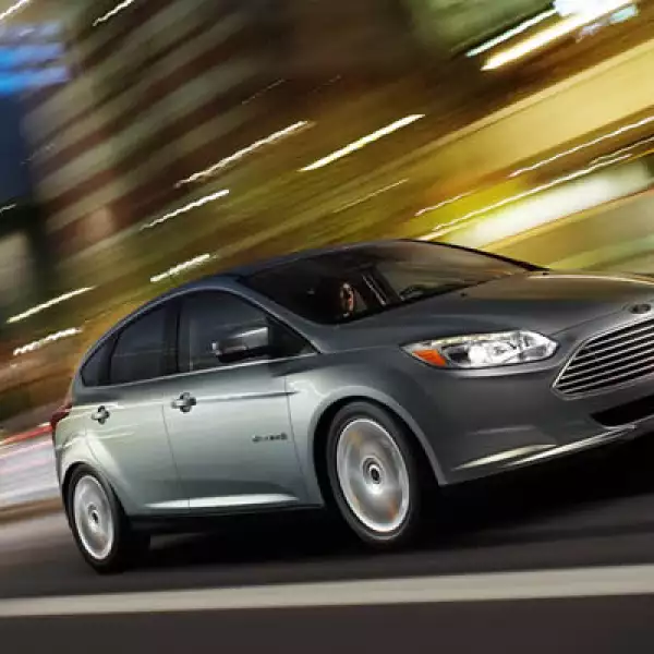 Este modelo, libre de emisiones de CO2, es el primero de la flota de vehículos híbridos y eléctricos de Ford que aparecerán en América del Norte y Europa en 2013.