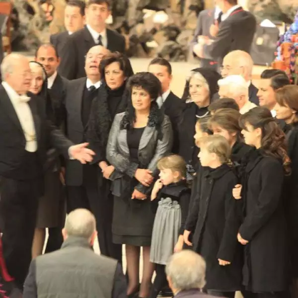 También estuvieron presentes las madres de la pareja, María del Socorro Nieto Sánchez y María Eugenia Hurtado, y los hermanos del Gobernador, Ana Cecilia, Verónica y Arturo.