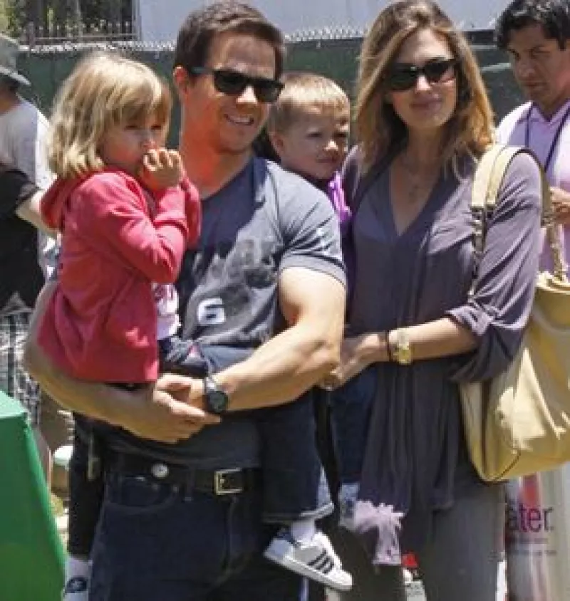 El actor de 38 años contrajo matrimonio en la iglesia católica Good Shepherd con una decena de amigos y familiares como testigos.