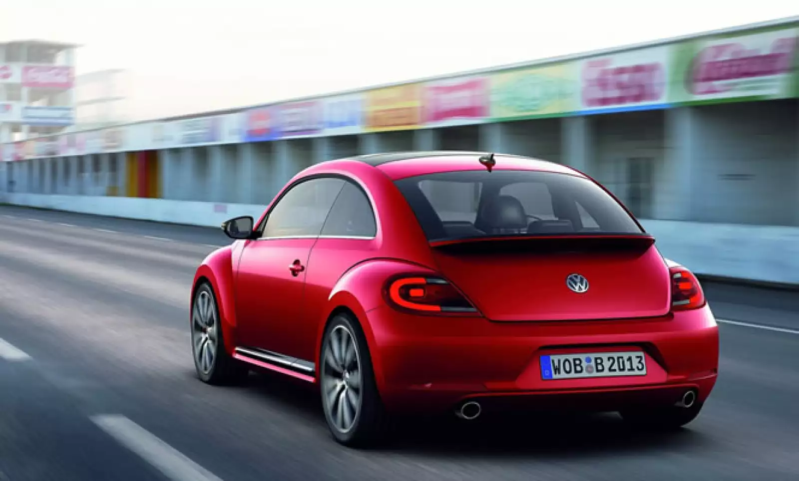 : El vehículo estará disponible para el mercado estadounidense en el último cuarto de 2011 a un precio todavía no revelado.