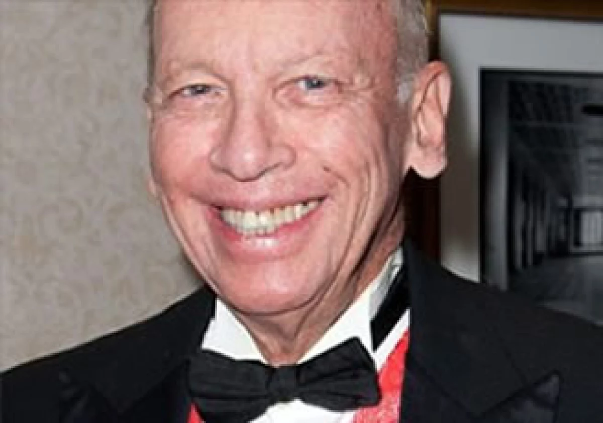 Byron Wien prepara su informe anual de las 10 sorpresas económicas para el año siguiente. (Foto: Cortesía Fortune)